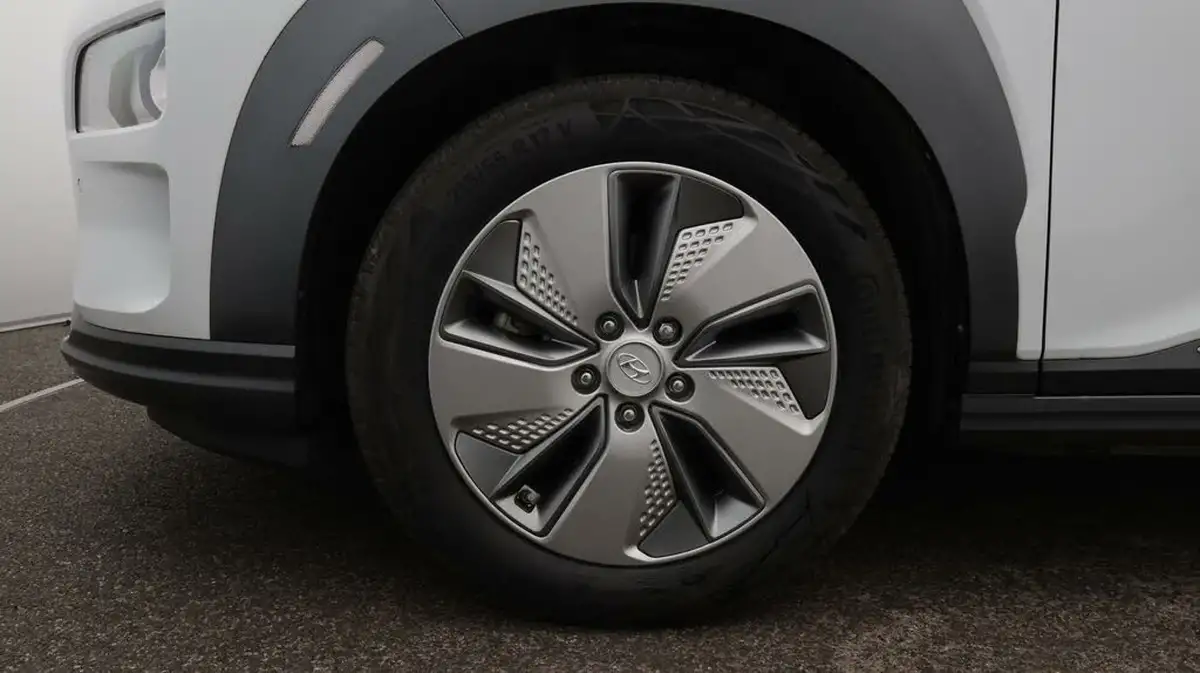 2021-hyundai-kona-e-premium-204ps-big-18