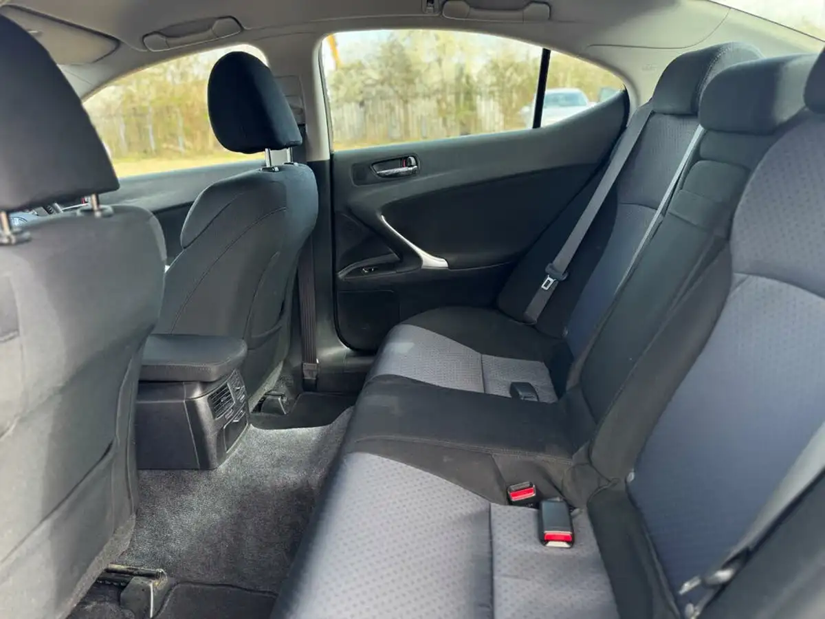 2008-lexus-is-250-25-big-24