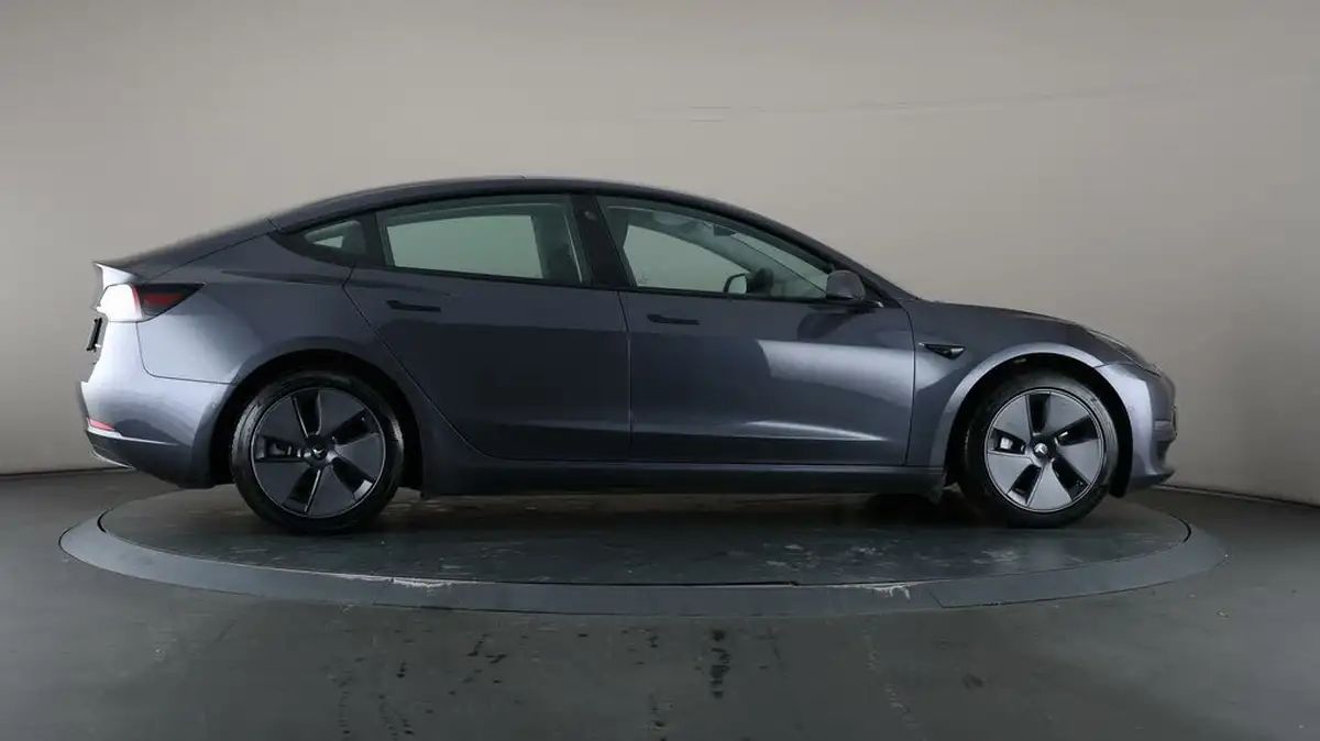 2021-tesla-model-3-e-long-range-4x4-big-54