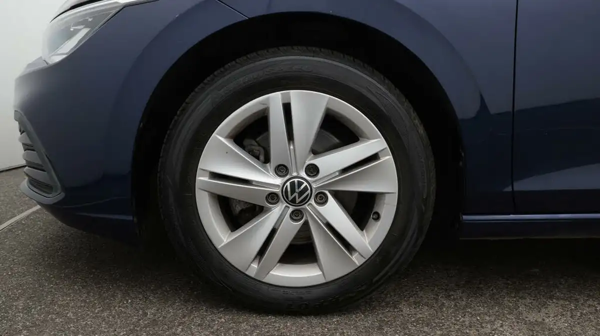 2022-volkswagen-golf-15-tsi-life-150ps-hatchback-big-18
