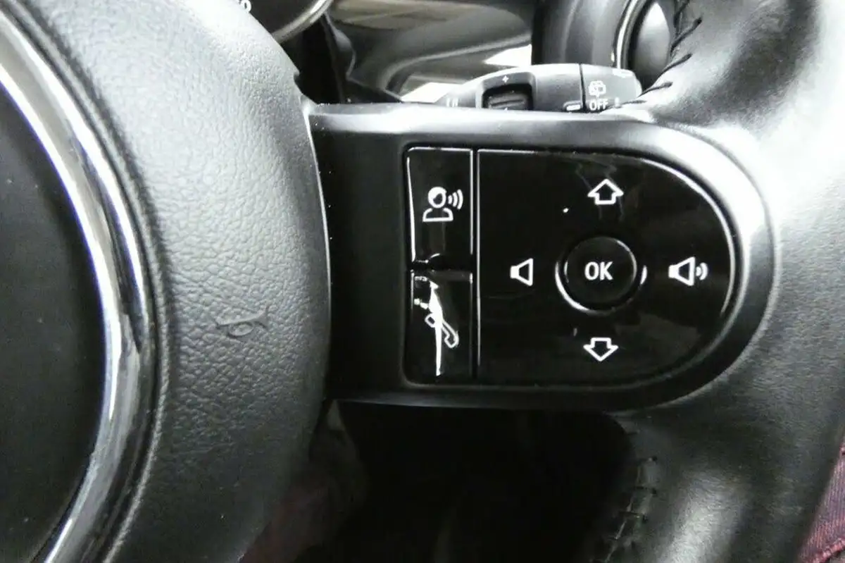 2022-mini-cooper-15-cooper-classic-hatchback-3d-big-11