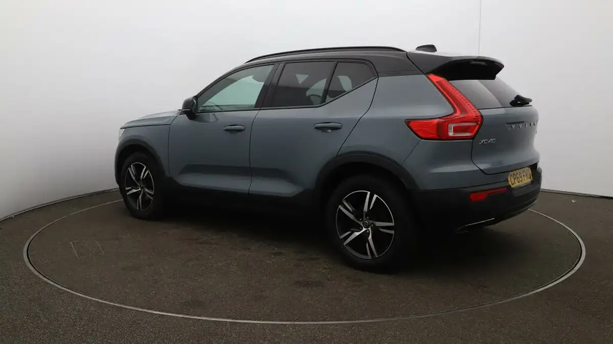 2020-volvo-xc40-15-t3-r-design-big-26