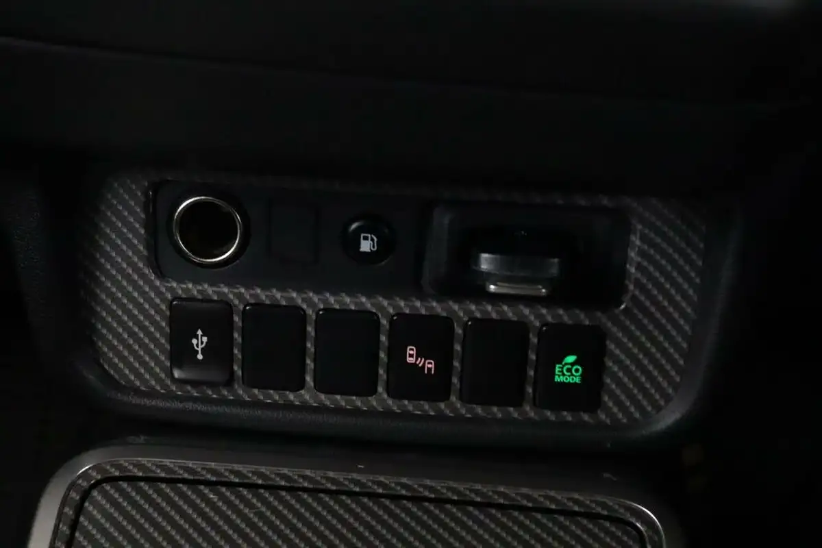 2020-mitsubishi-outlander-24-dynamic-phev-big-24