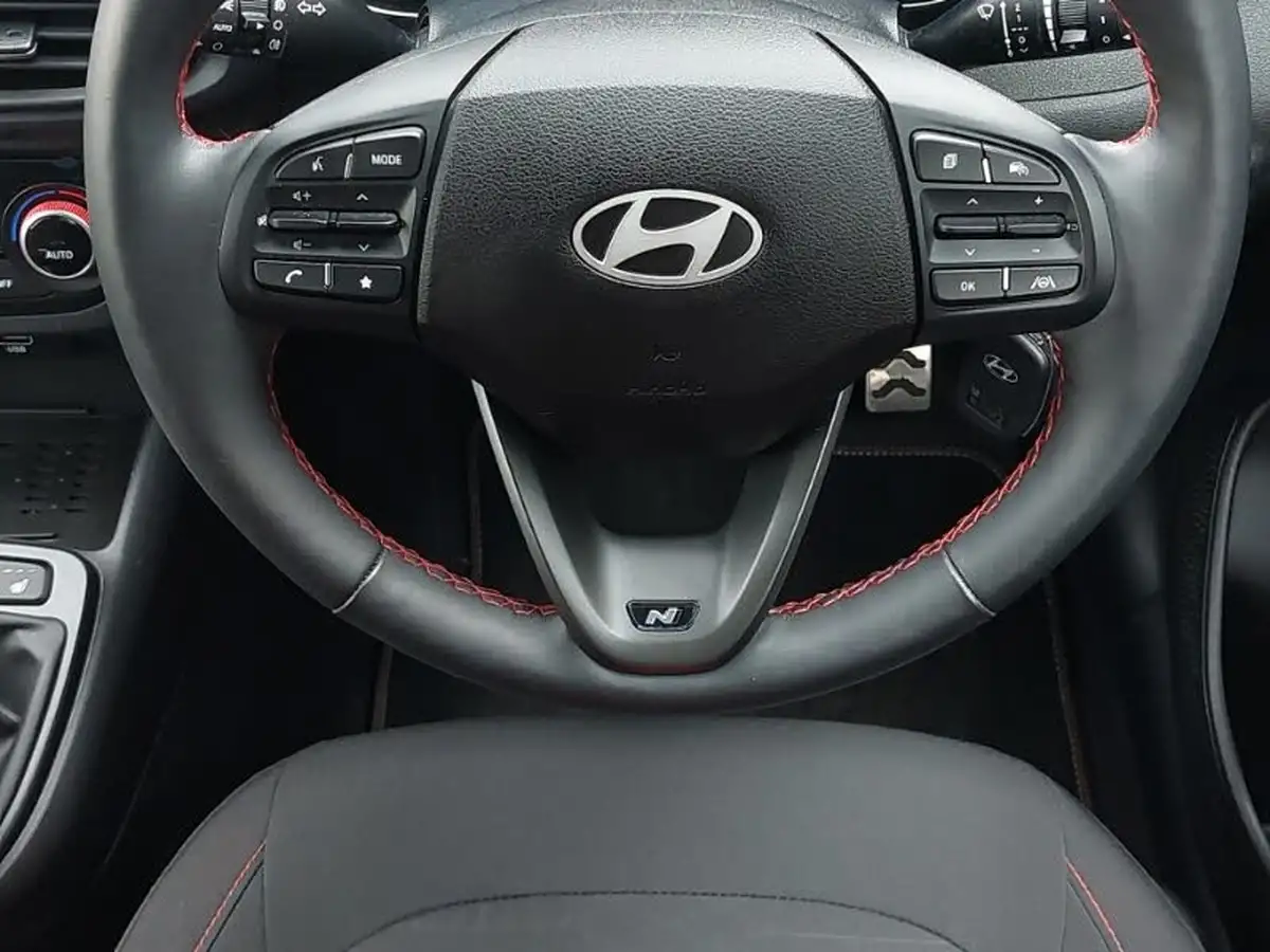2024-hyundai-i10-10-t-gdi-n-line-90ps-two-tone-roof-big-15