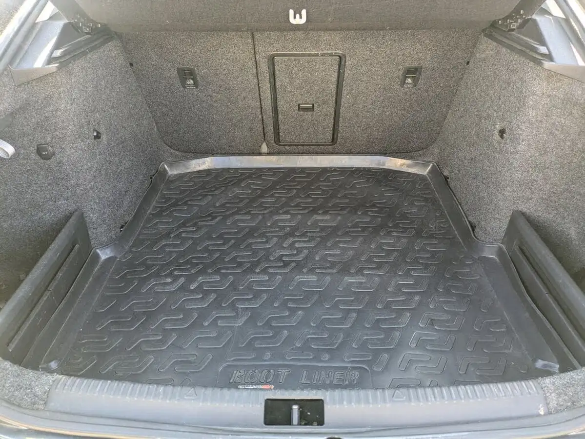 2015-skoda-octavia-20tdi-elegance-hatchback-big-27