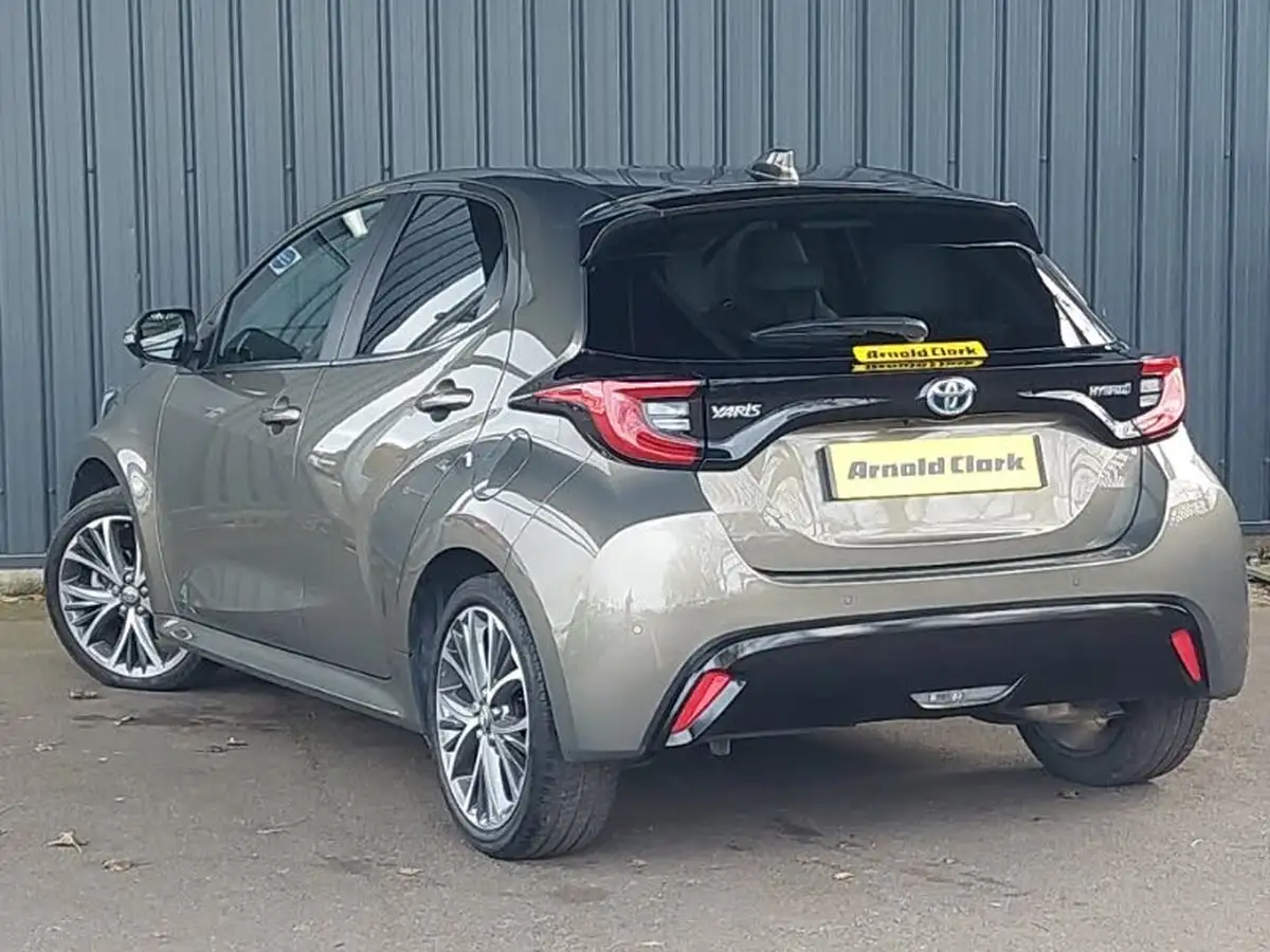2022-toyota-yaris-cross-15-vvt-i-excel-city-packpan-roof-big-1