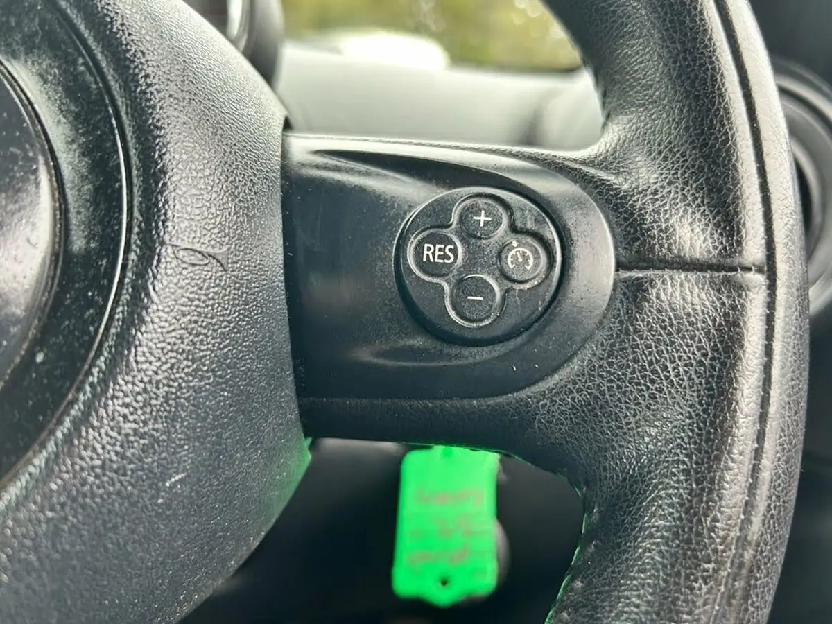 2013-mini-countryman-16-cooper-pepper-big-20