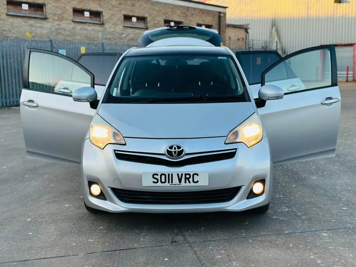 2011-toyota-verso-s-133-t-spirit-big-42
