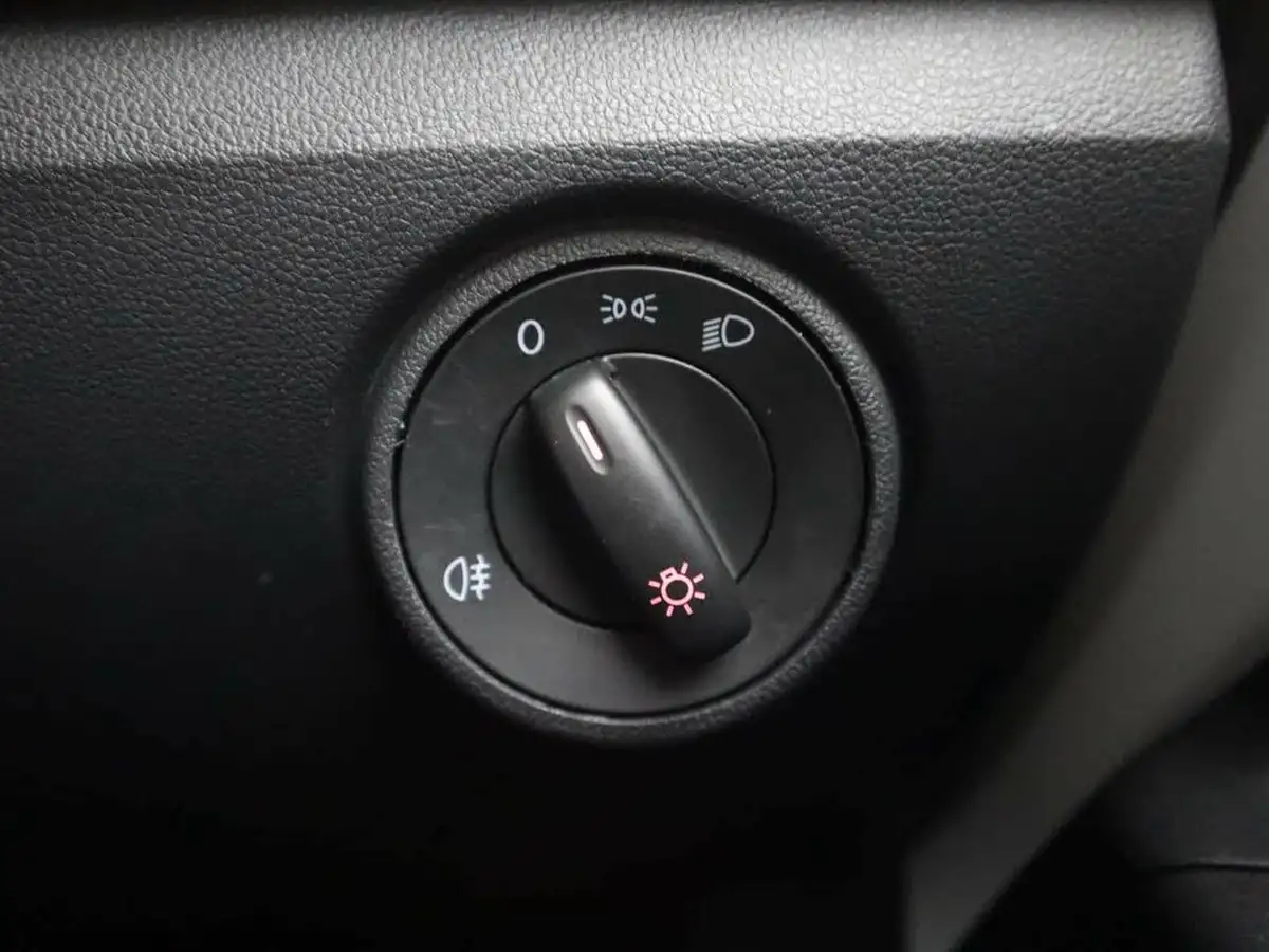 2022-volkswagen-up-10-up-5d-big-20