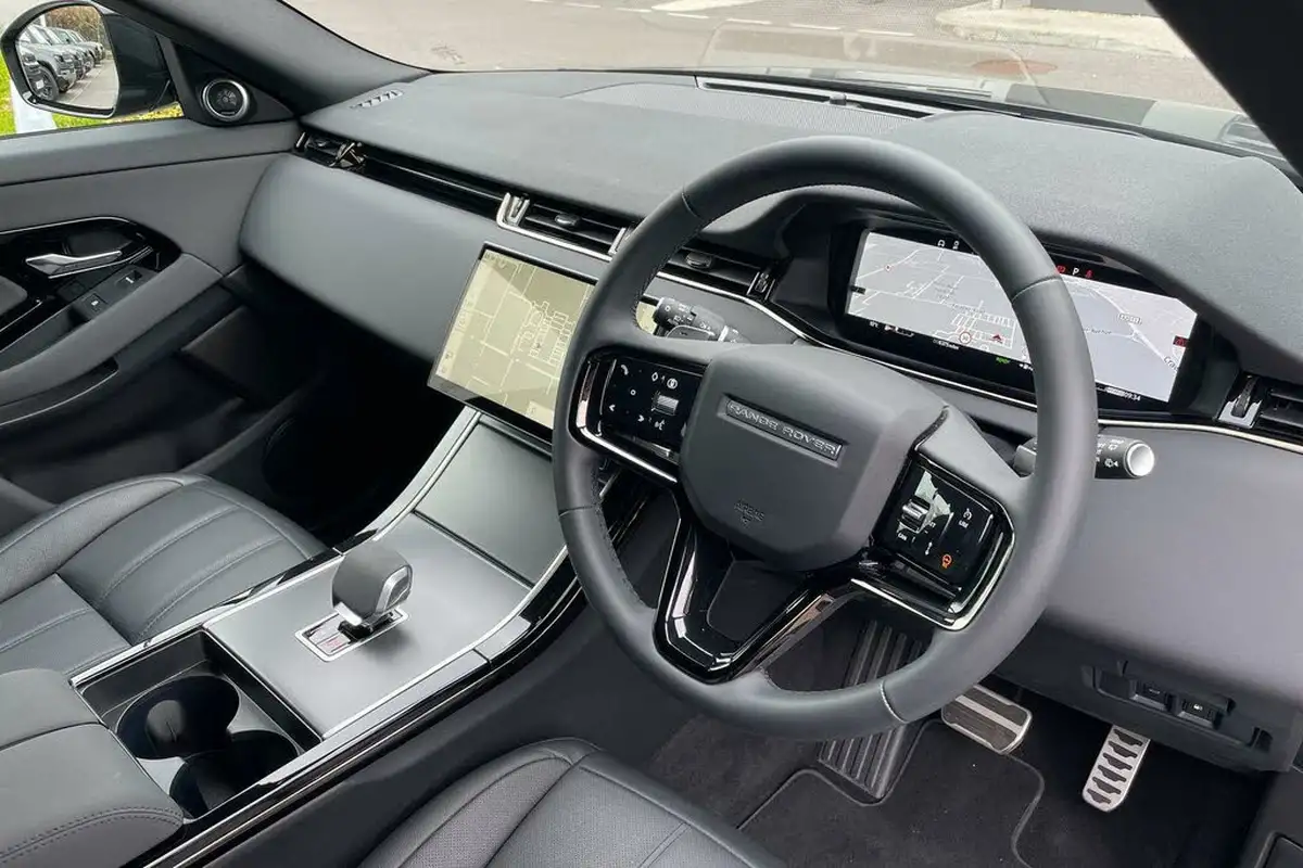 2024-land-rover-range-rover-evoque-15-p300e-dynamic-se-big-32