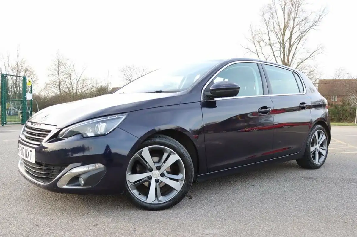 2017-peugeot-308-12-puretech-allure-110bhp-big-7