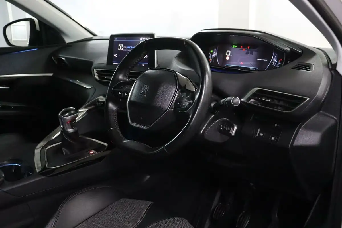 2018-peugeot-5008-suv-15-bluehdi-allure-big-2