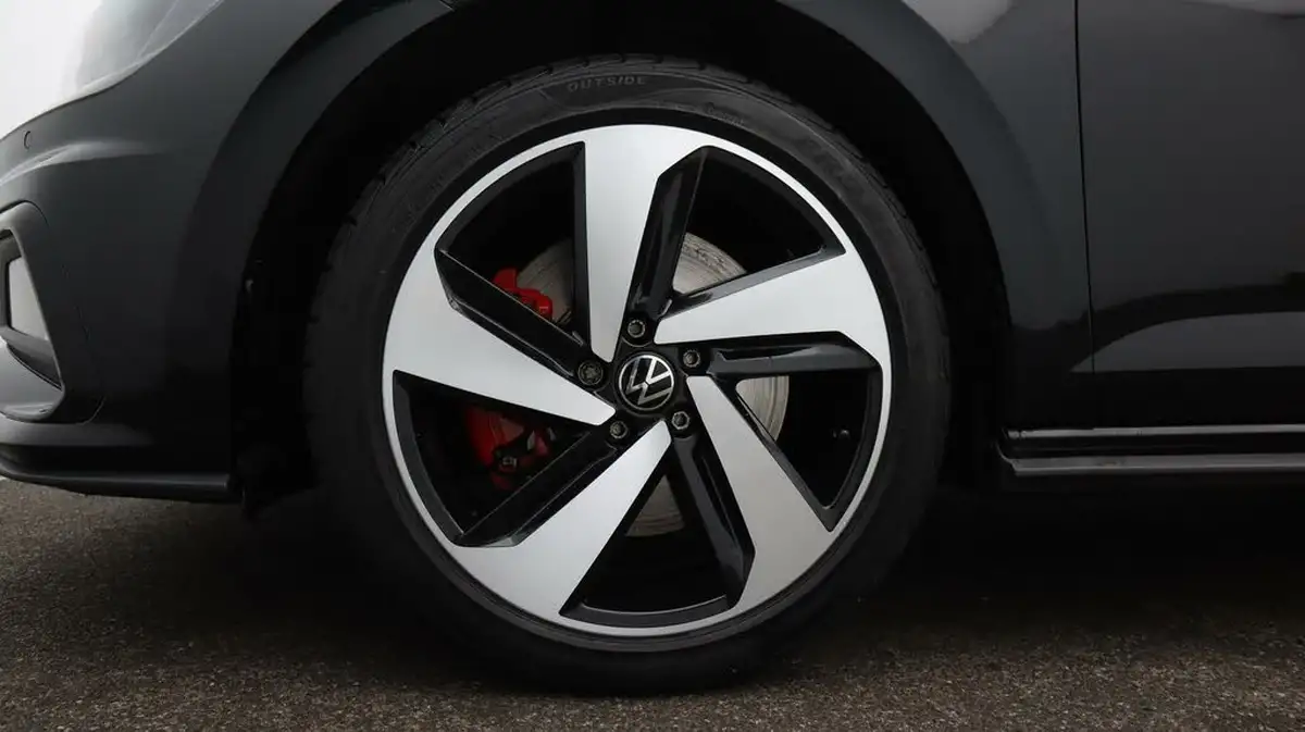 2021-volkswagen-polo-20-tsi-gti-big-18