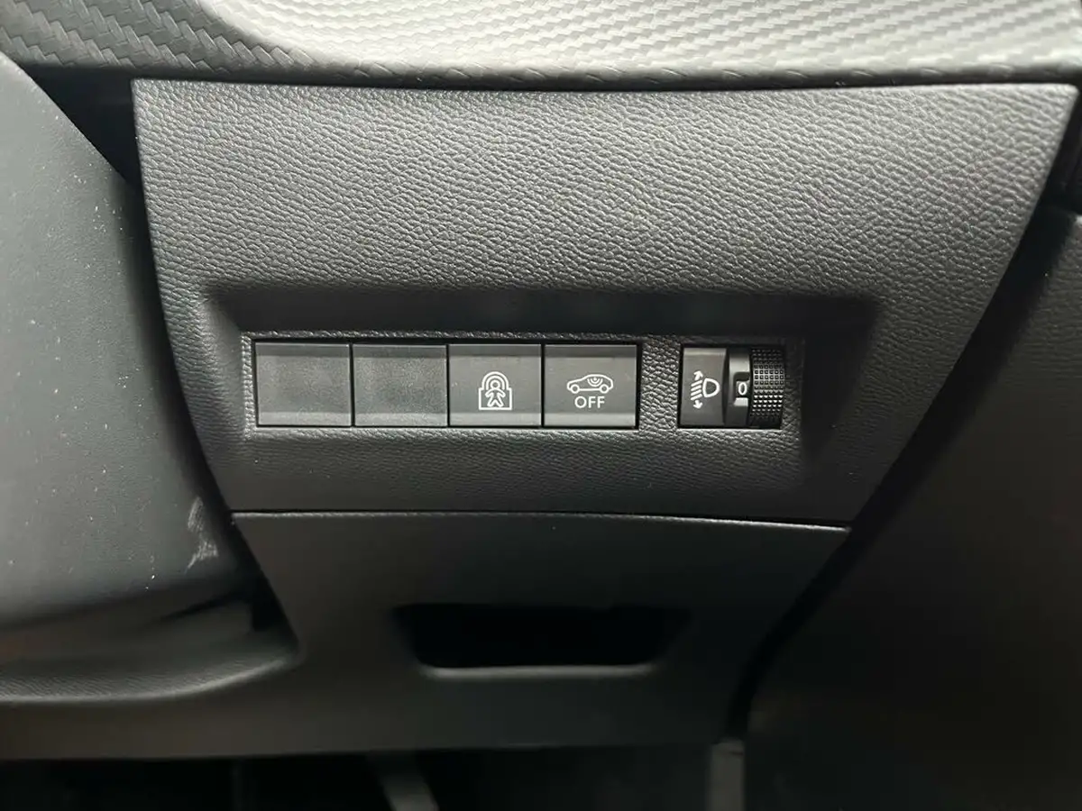 2024-peugeot-208-12-puretech-allure-hybrid-e-dsc6-big-12