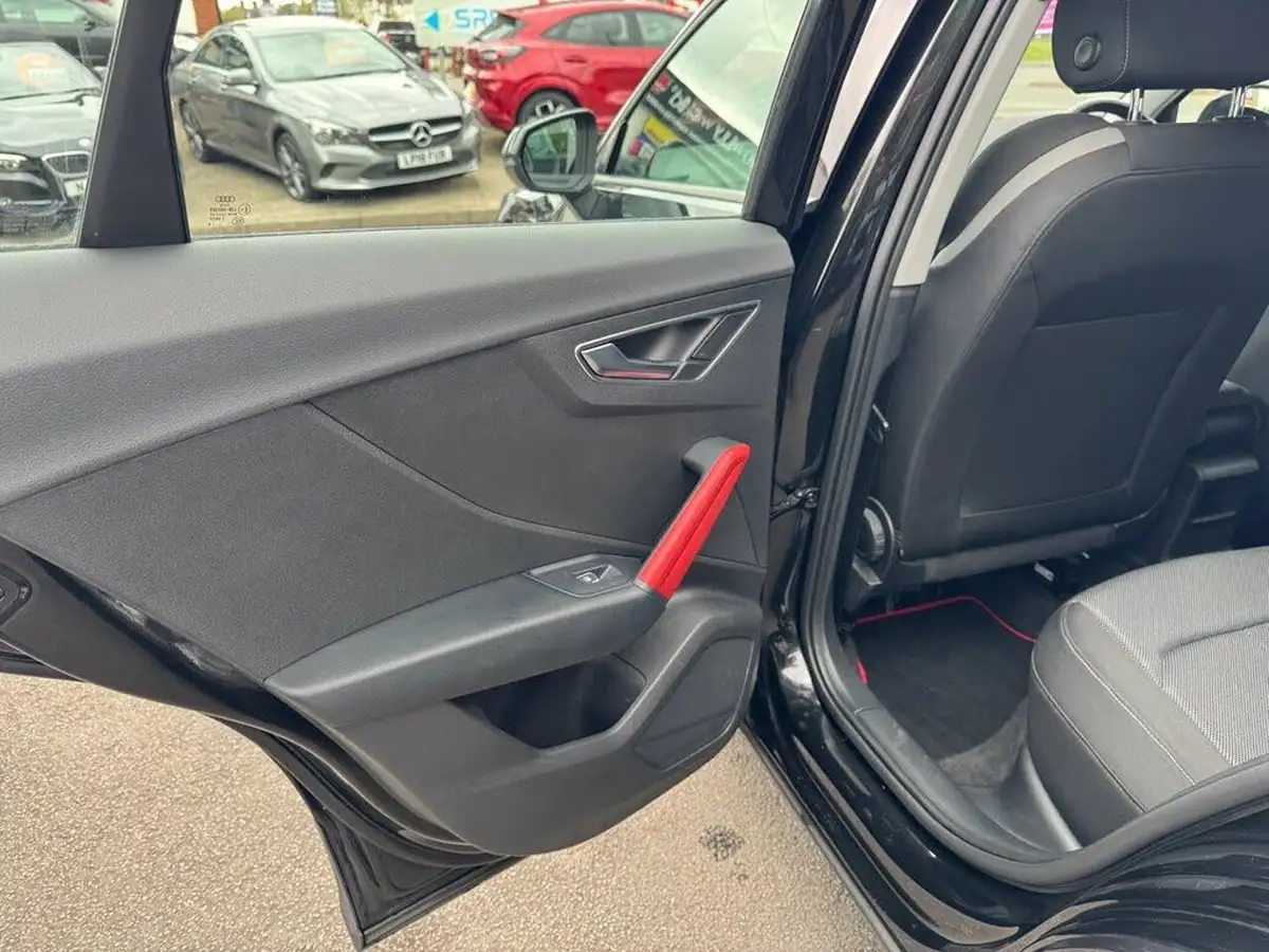 2019-audi-q2-10-30-tfsi-sport-big-18