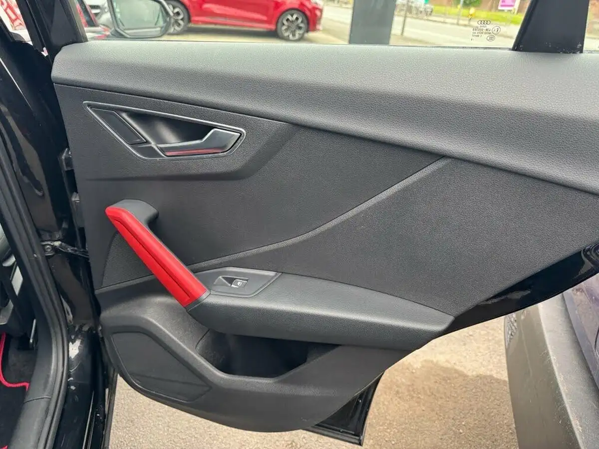 2019-audi-q2-10-30-tfsi-sport-big-21