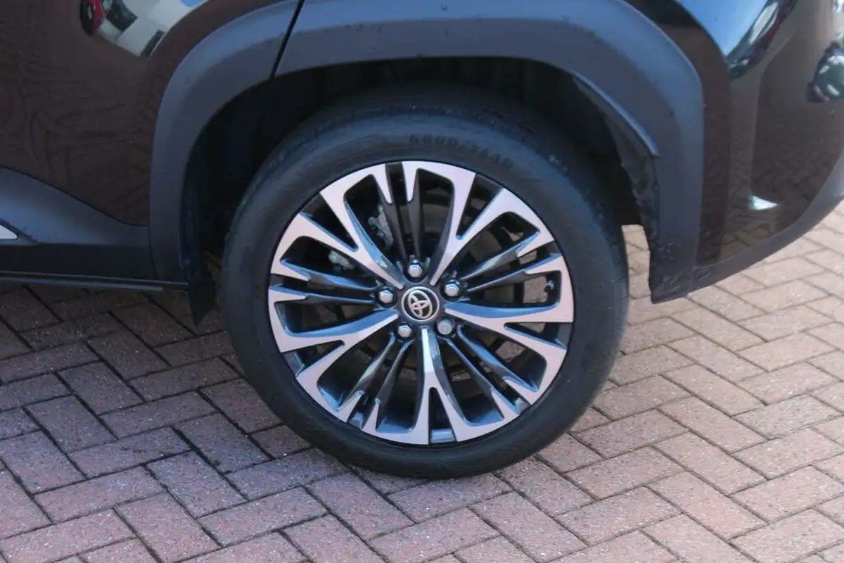 2021-toyota-yaris-cross-15-vvt-i-excel-big-9