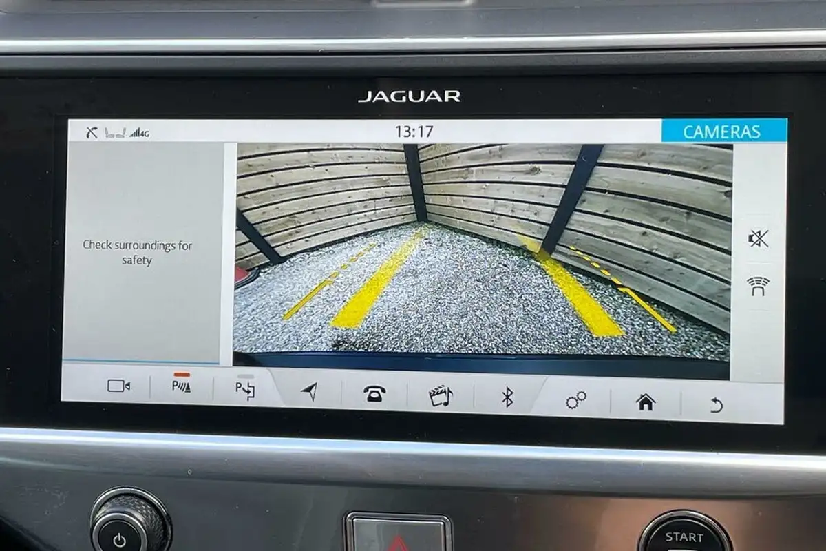 2019-jaguar-i-pace-ev400-se-big-4