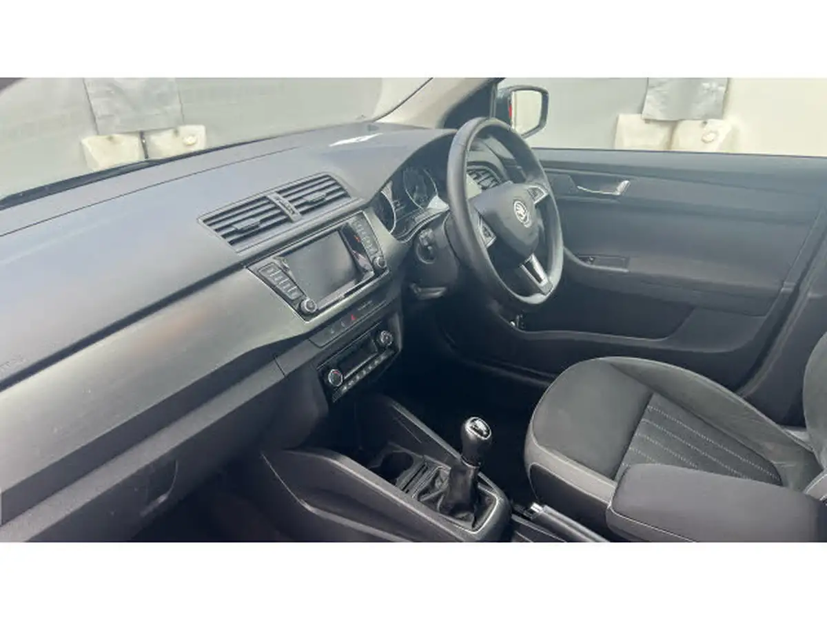 2019-skoda-fabia-10-tsi-se-l-95ps-ss-hatchback-big-8