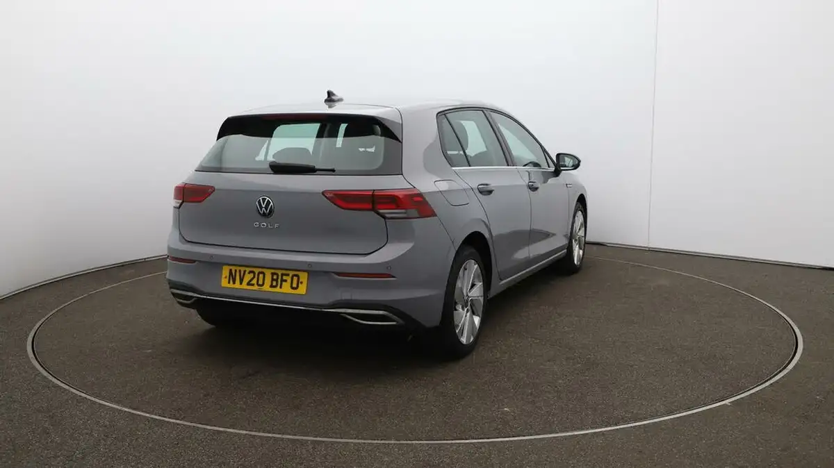 2020-volkswagen-golf-15-tsi-style-130ps-hatchback-big-48