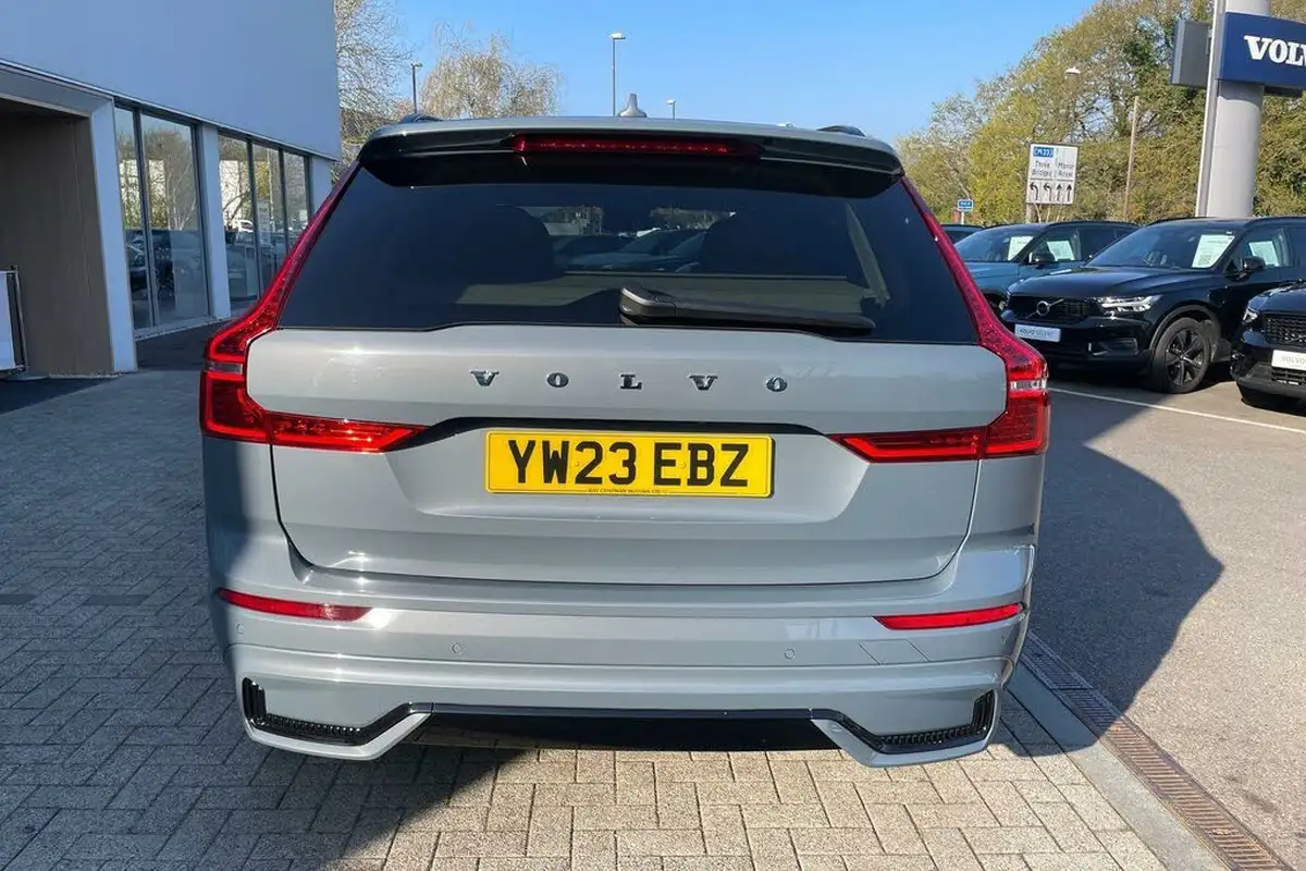 2023-volvo-xc60-20-t8-ultimate-dark-big-7