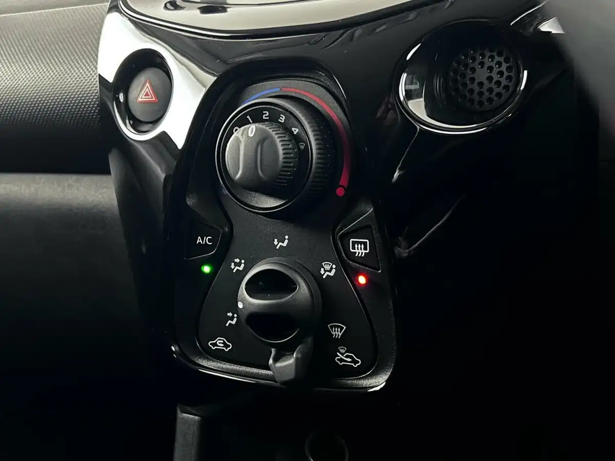 2021-citroen-c1-10-vti-shine-5d-big-28