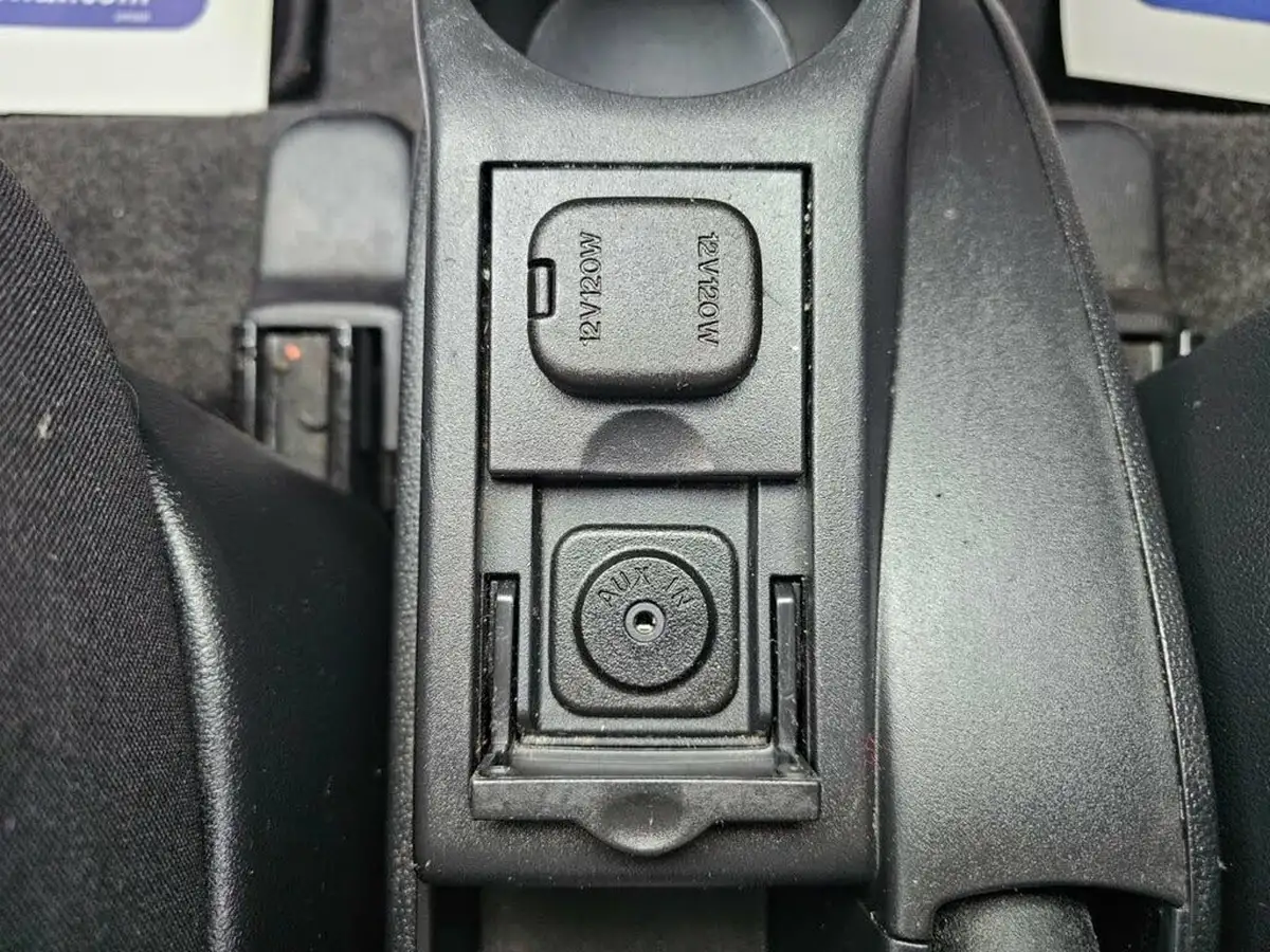 2010-mazda-mazda2-13-ts-air-con-3d-big-21