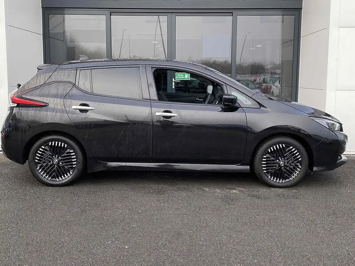 2024-nissan-leaf-e-tekna-39kwh-big-7