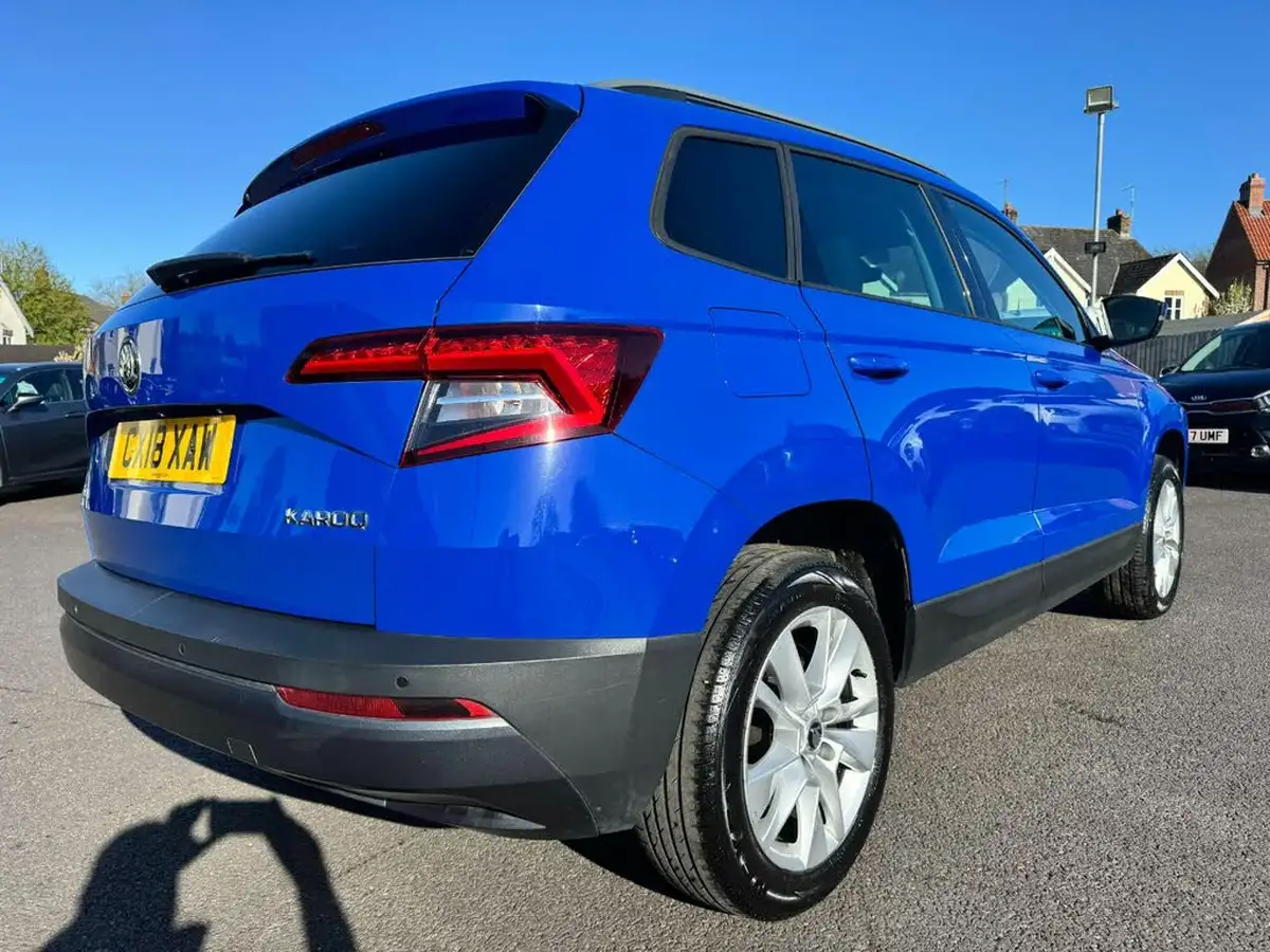 2018-skoda-karoq-10-tsi-se-technology-ss-big-3