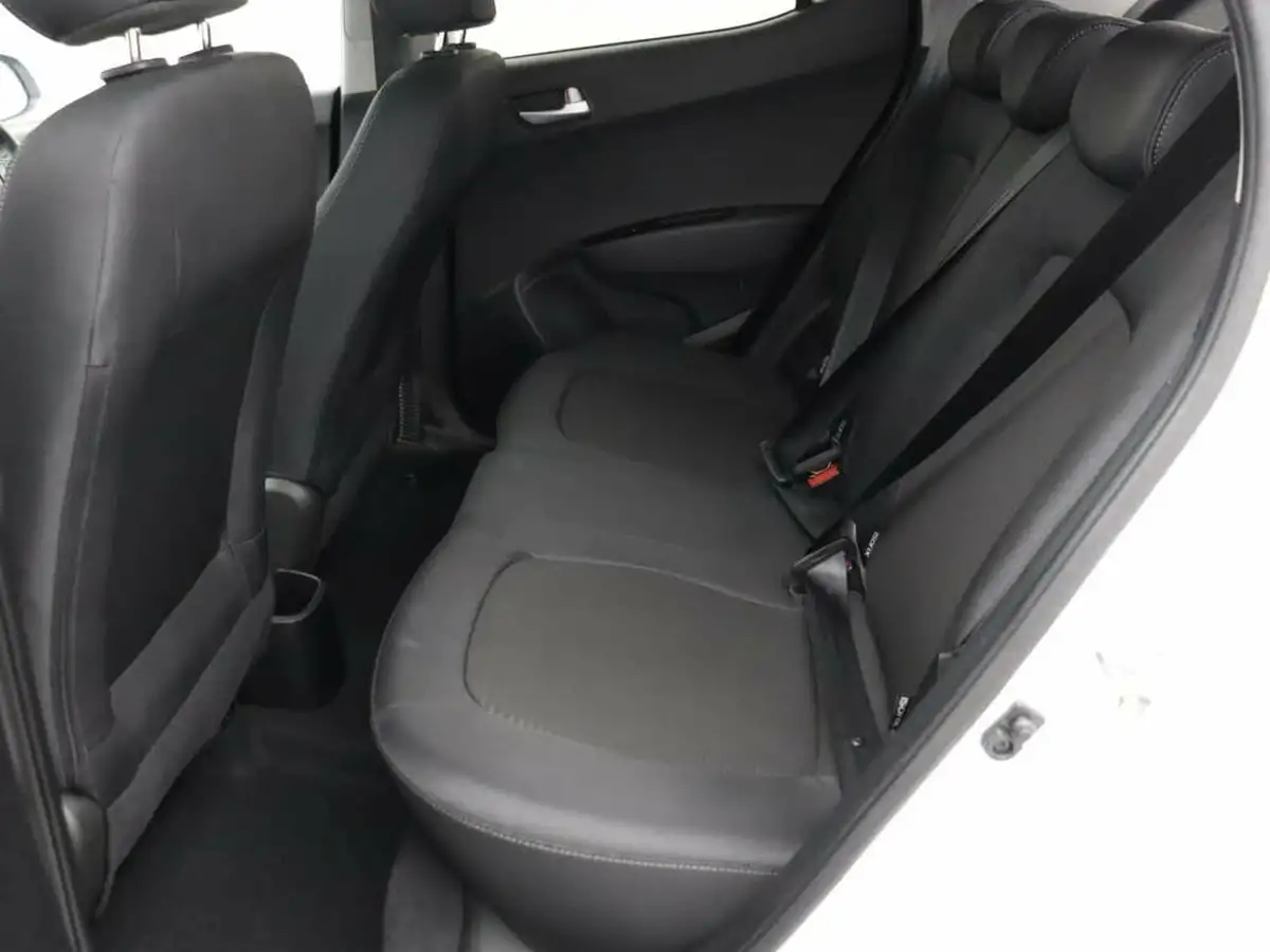 2017-hyundai-i10-12-premium-big-9
