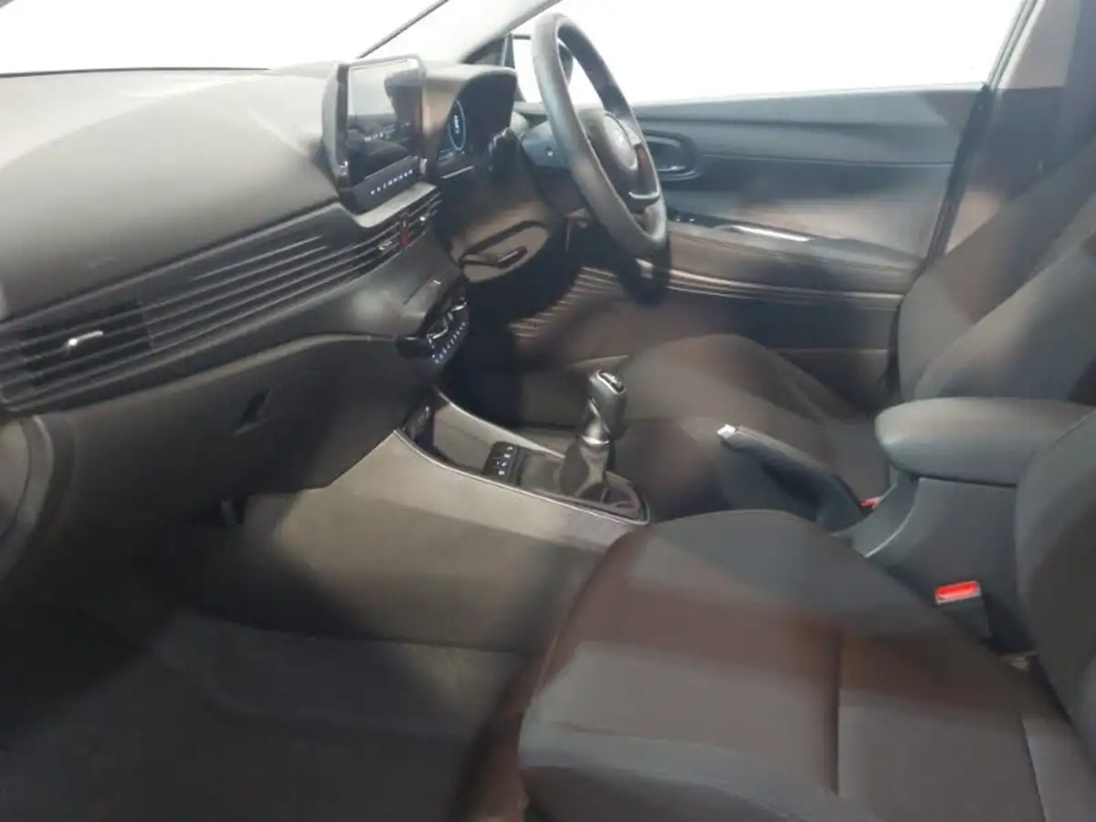2024-hyundai-bayon-10-t-gdi-premium-100ps-two-tone-roof-big-4