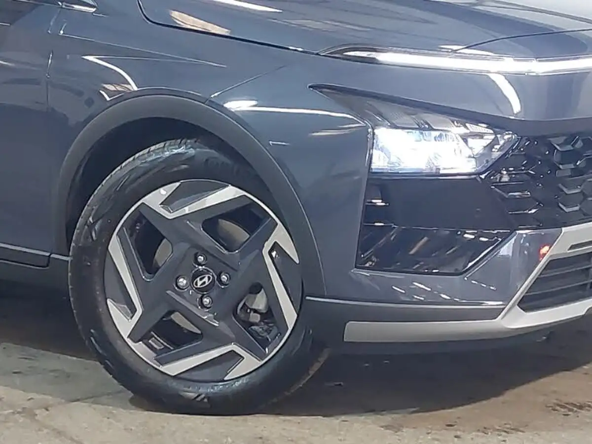 2024-hyundai-bayon-10-t-gdi-premium-100ps-two-tone-roof-big-8