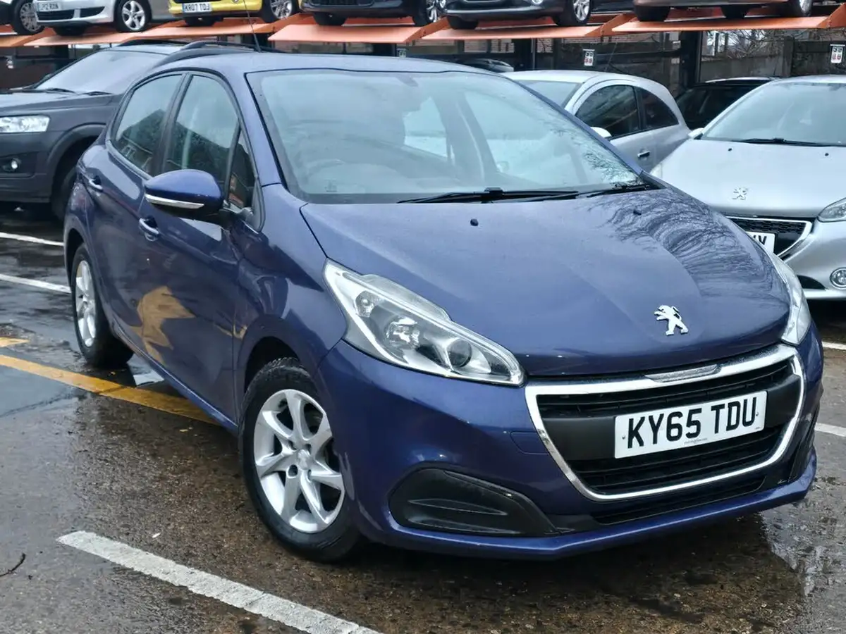 2015-peugeot-208-12-puretech-active-5d-big-18