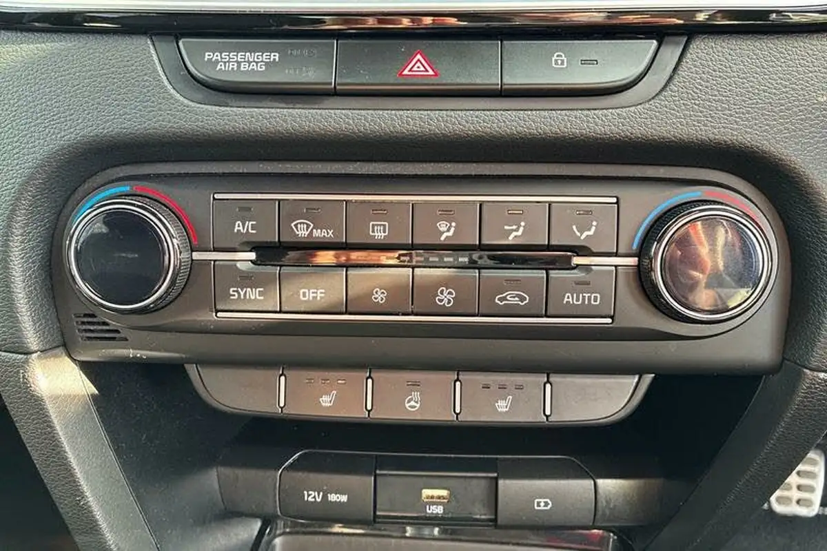 2022-kia-ceed-15-t-gdi-gt-line-big-14