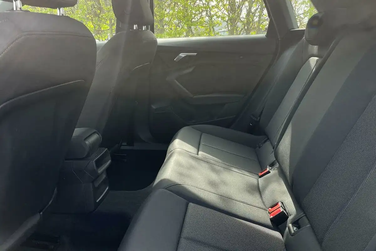 2021-audi-a3-20-30-tdi-technik-big-30