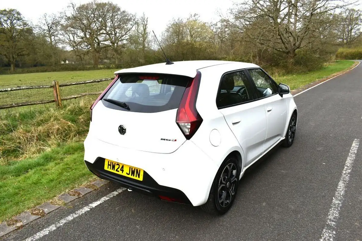 2024-mg-mg3-15-vti-tech-exclusive-nav-big-6