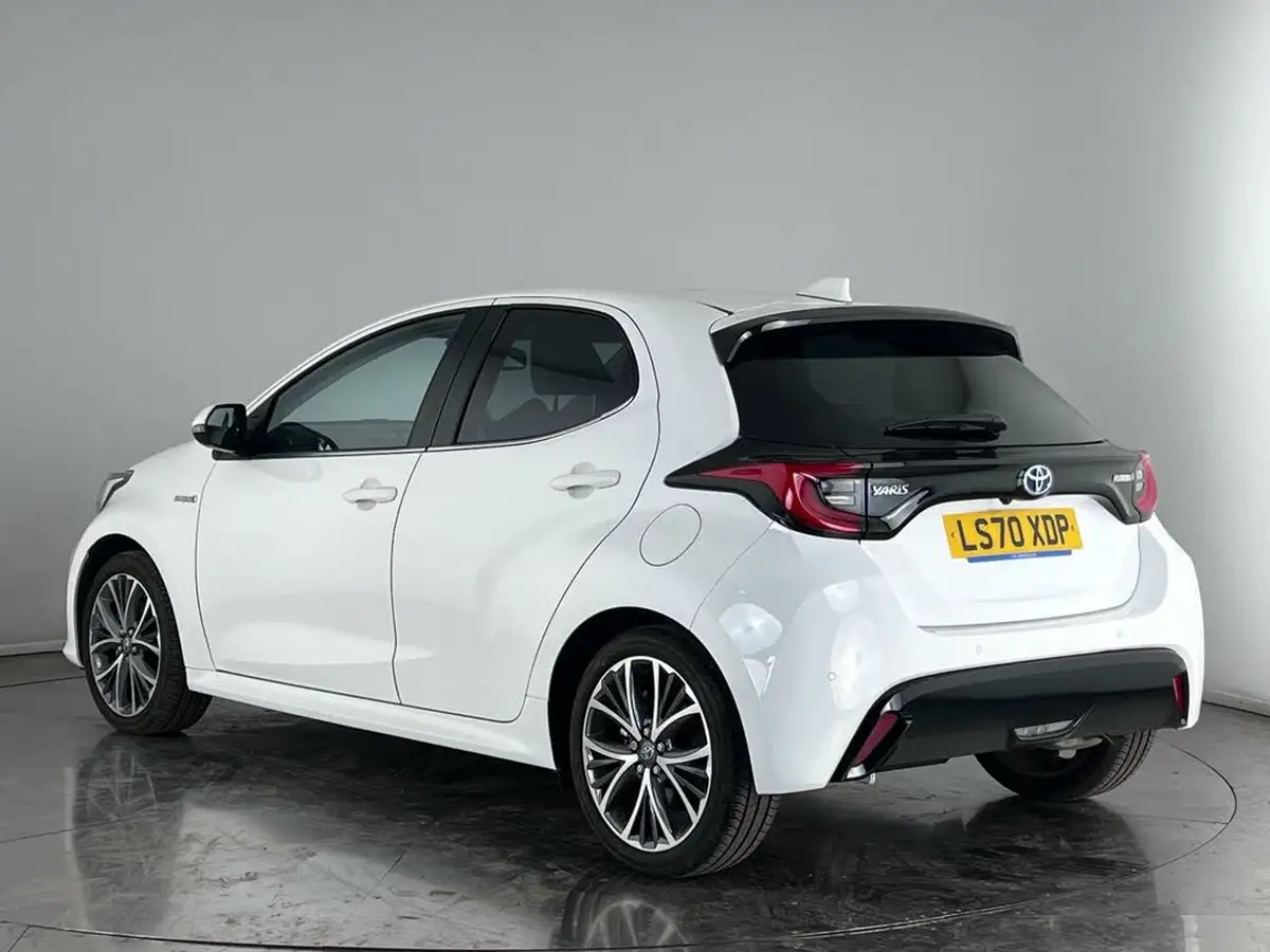 2021-toyota-yaris-15-vvt-i-excel-big-1