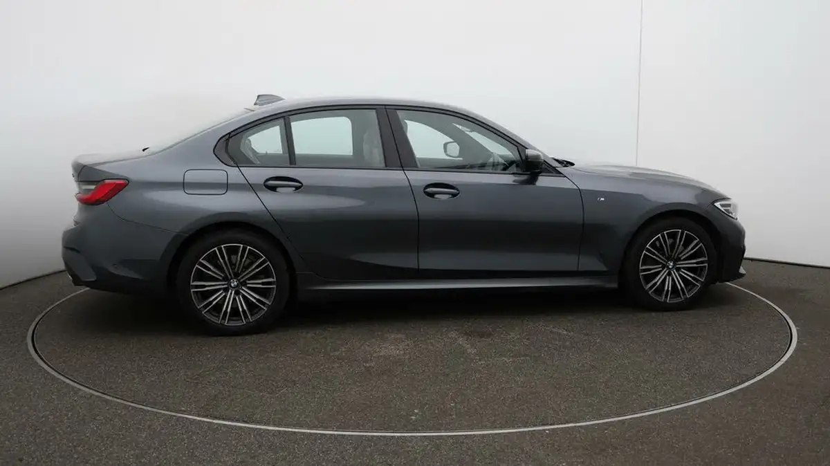 2020-bmw-3-series-20-330e-m-sport-saloon-4d-big-42