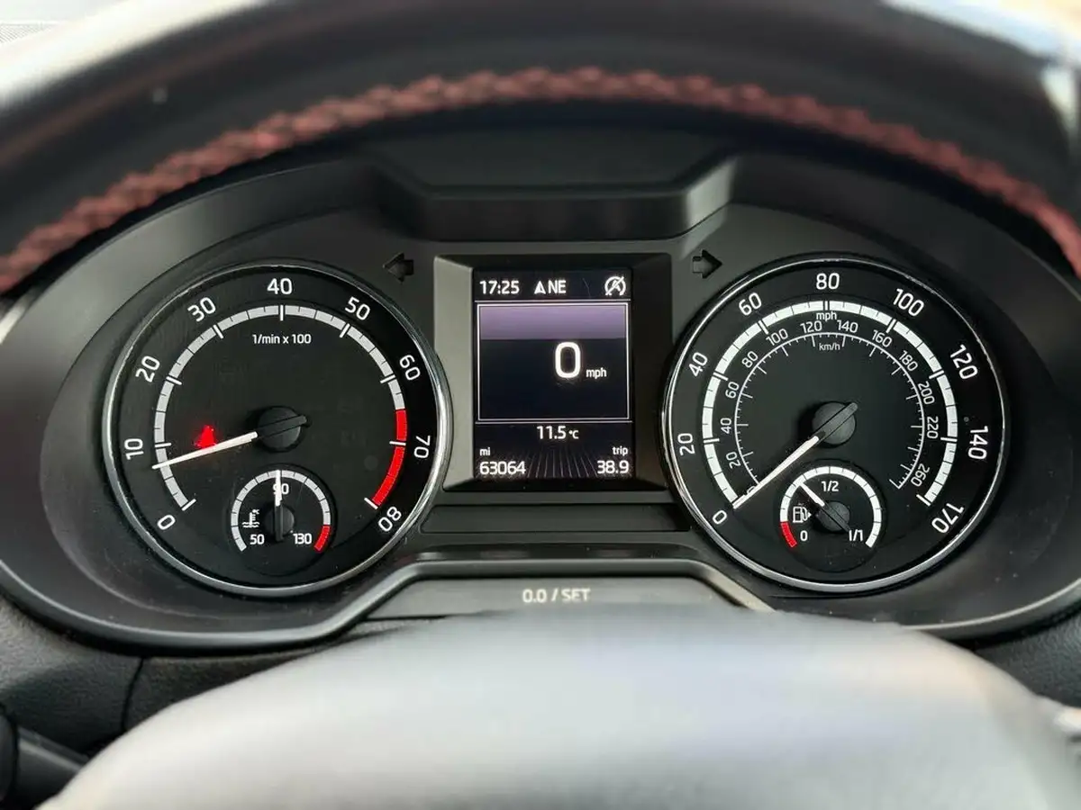 2016-skoda-octavia-20-tsi-vrs-230-hatchback-dsg-big-18