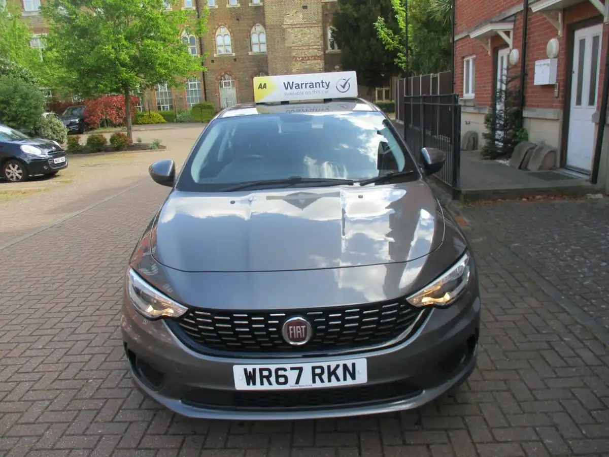 2017-fiat-tipo-14-easy-hatchback-big-14