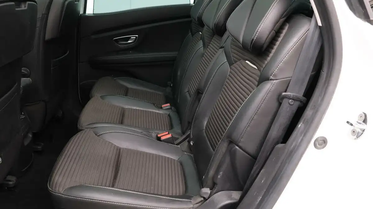 2017-renault-scenic-15dci-dynamique-s-nav-edc-auto-big-16