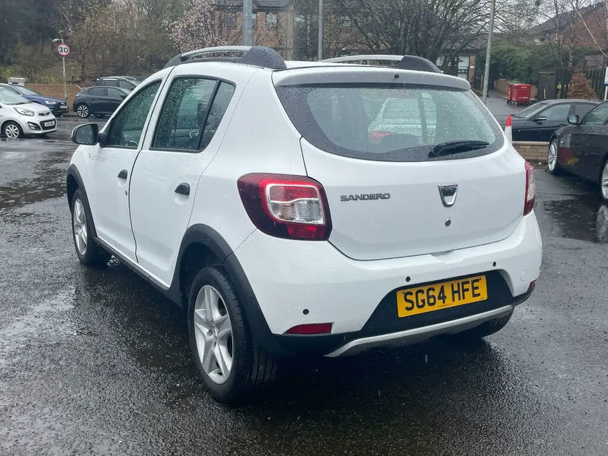 2014-dacia-sandero-stepway-15d-laureate-big-3