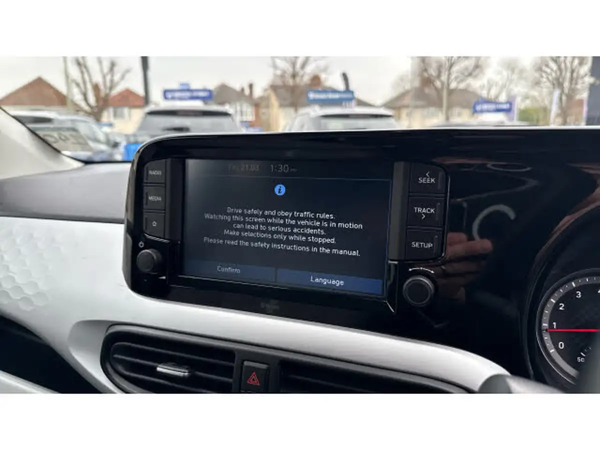 2020-hyundai-i10-10-premium-auto-big-11