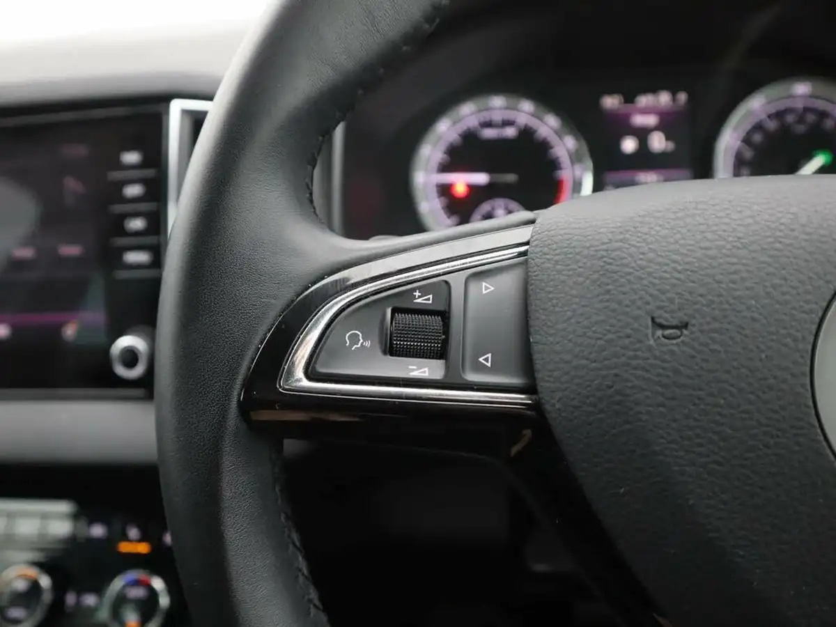 2018-skoda-karoq-20tdi-scr-se-l-dsg-big-20
