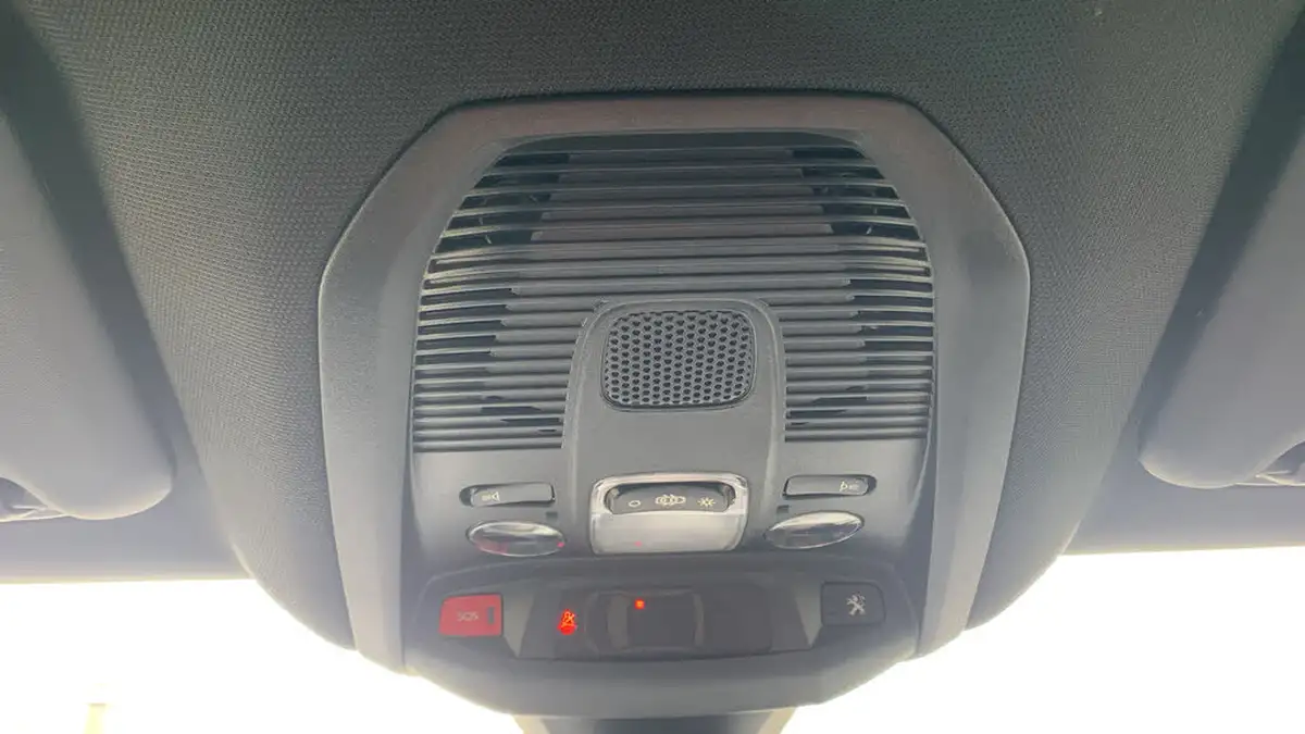 2021-peugeot-3008-suv-12-puretech-gt-eat8-big-37