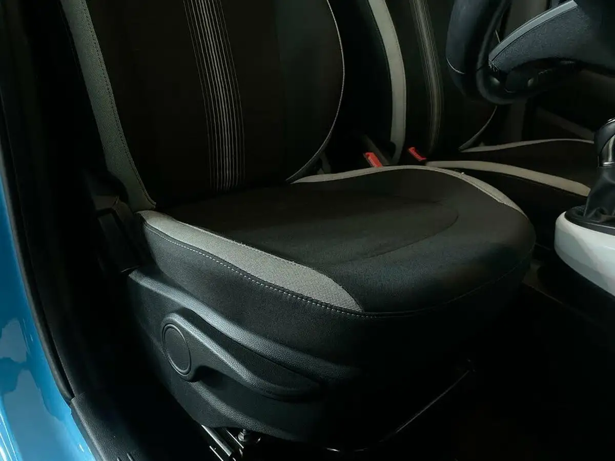 2022-hyundai-i10-12-premium-auto-big-25