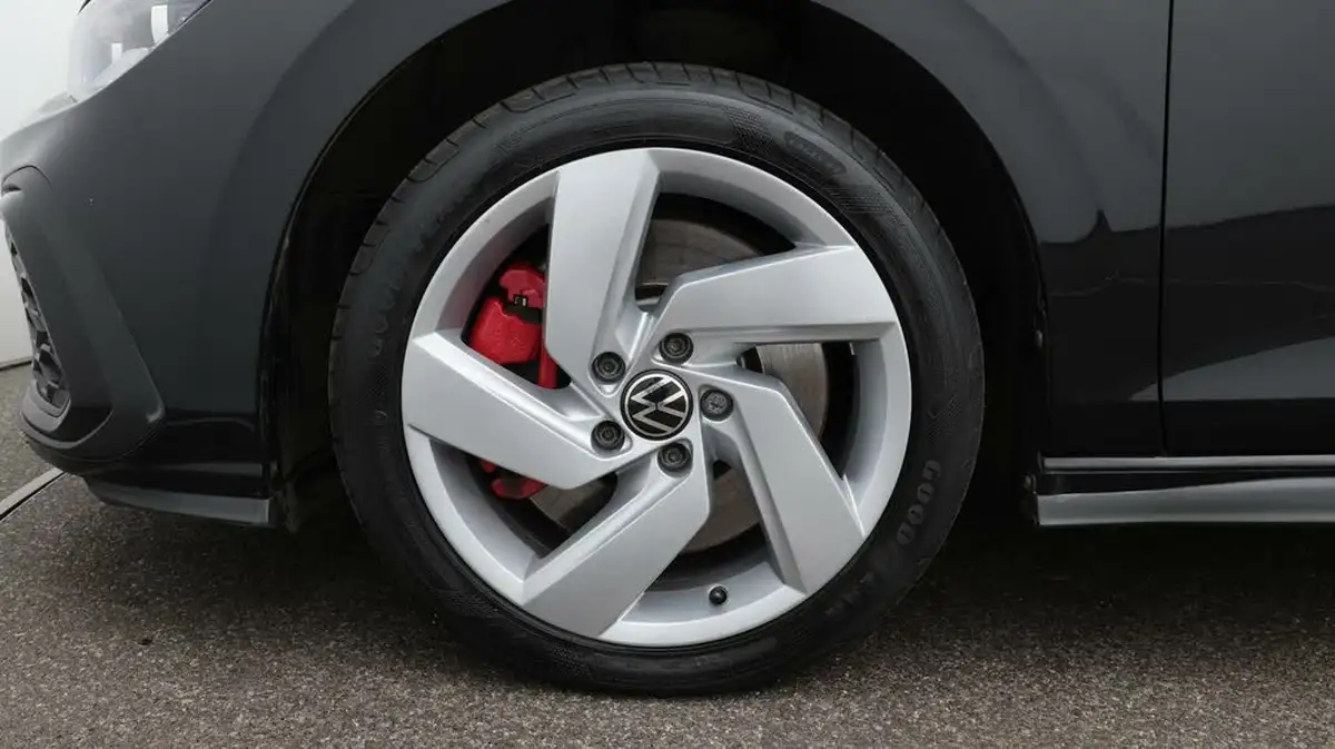 2021-volkswagen-golf-14-tsi-gte-big-18