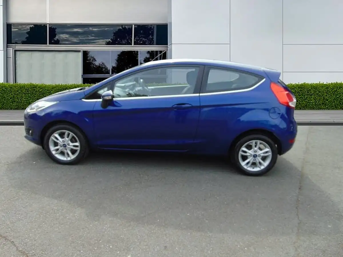 2016-ford-fiesta-125-zetec-3d-big-3