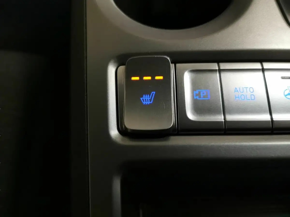 2021-hyundai-kona-e-premium-204ps-64kwh-7kw-obc-big-18