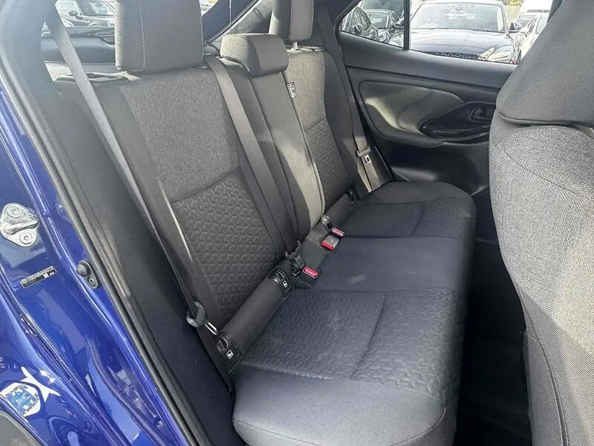 2022-toyota-yaris-15-vvt-i-design-panoramic-roof-big-22